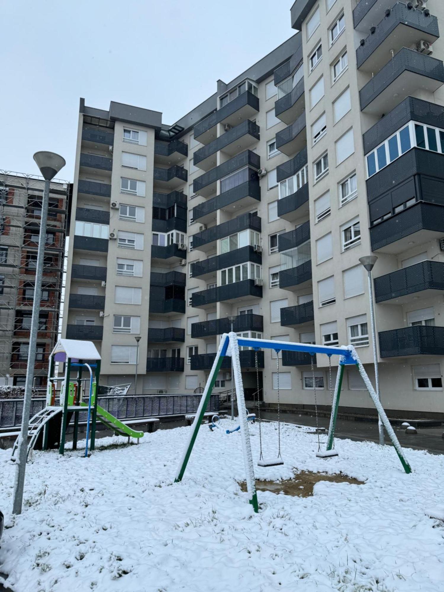 Amina Appartement Tuzla Buitenkant foto