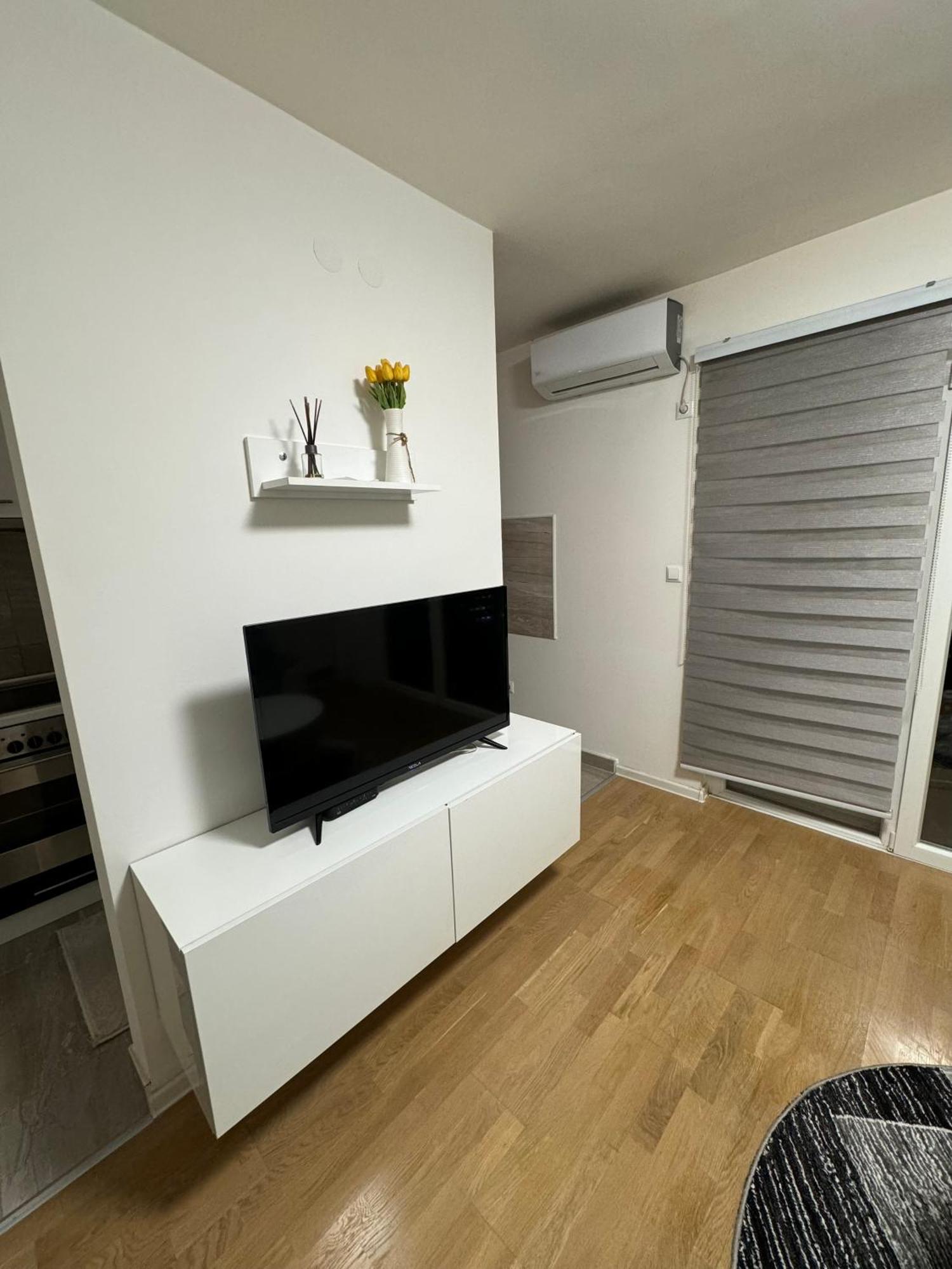 Amina Appartement Tuzla Buitenkant foto